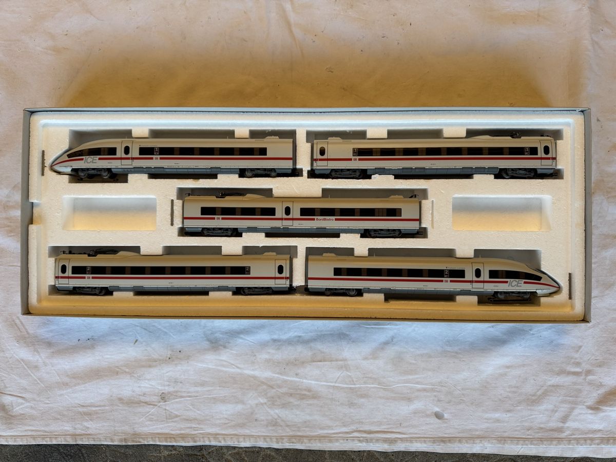 Liliput H0 - 847 - Wagon de passagers pour trains miniatures (1