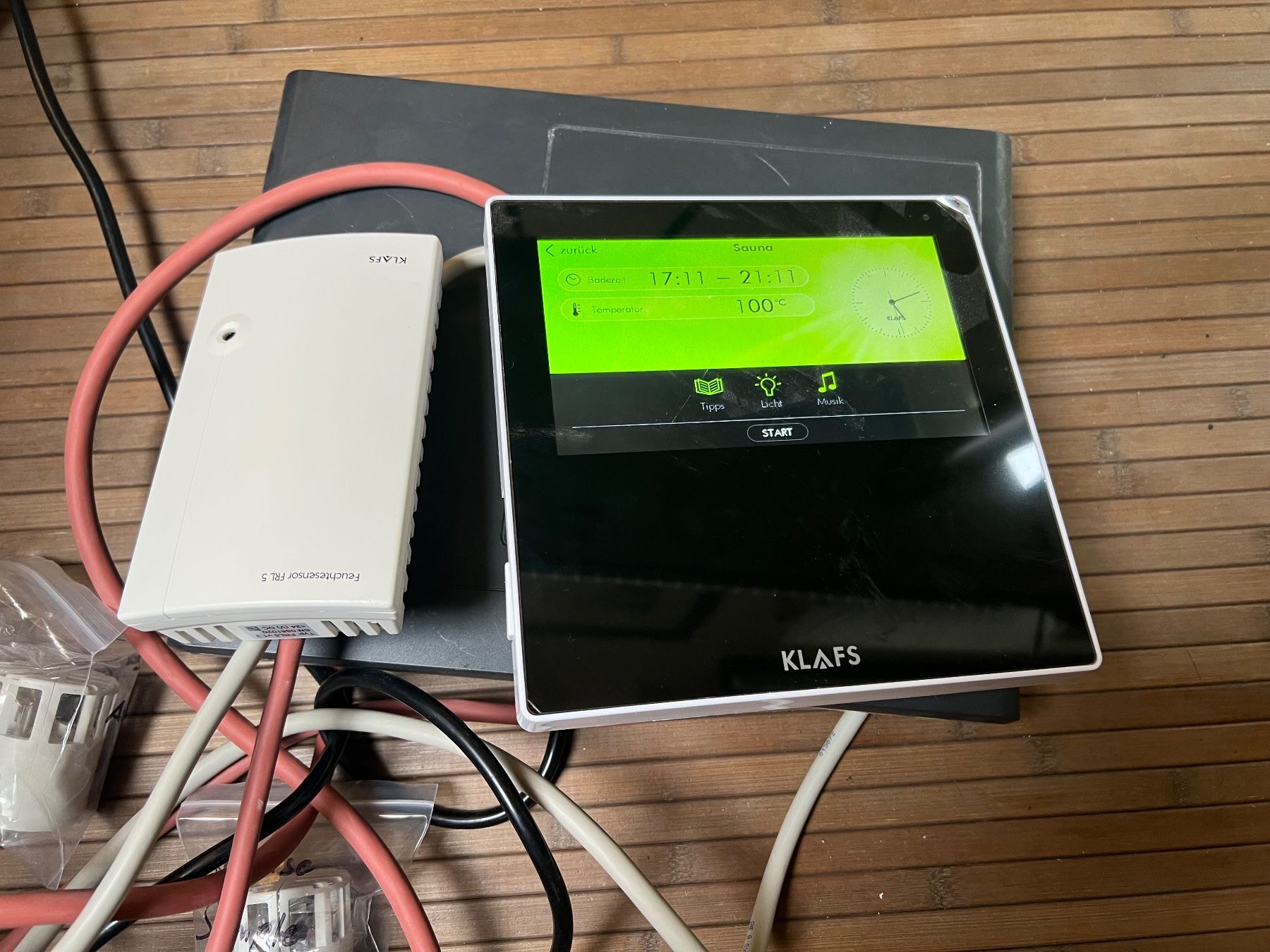 Sauna & Accessori: Saunasteuerung mit Colour-Touchdisplay – Nuovo (secondo la descrizione) da Schwändi GL venduto da weclsima