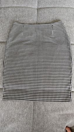 Houndstooth Pencil Skirt with Zip, Size 38 - Perfect Look
