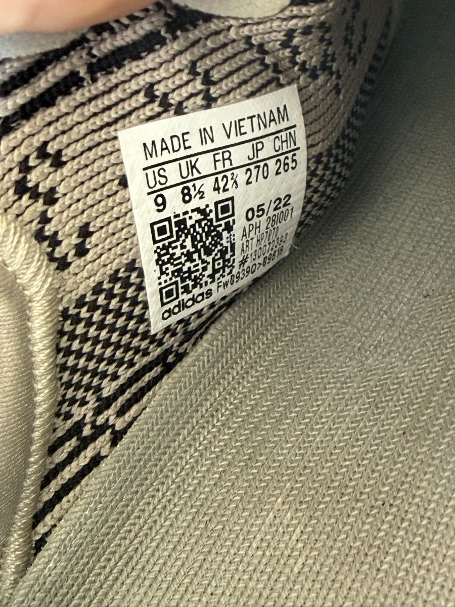 Adidas Scarpe da uomo: adidas Yeezy Boost 350 V2 Granite – Usato da Schlieren venduto da gte_zmx9 2