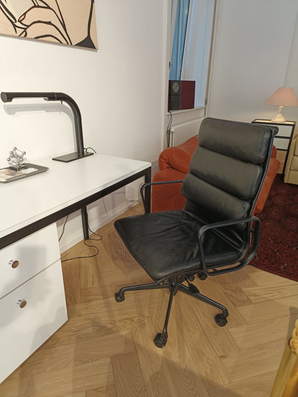 Vitra Chaises: Vitra Eames Aluchair softpad leder schwarz – D'occasion à Zürich par style-and-design.zh 9