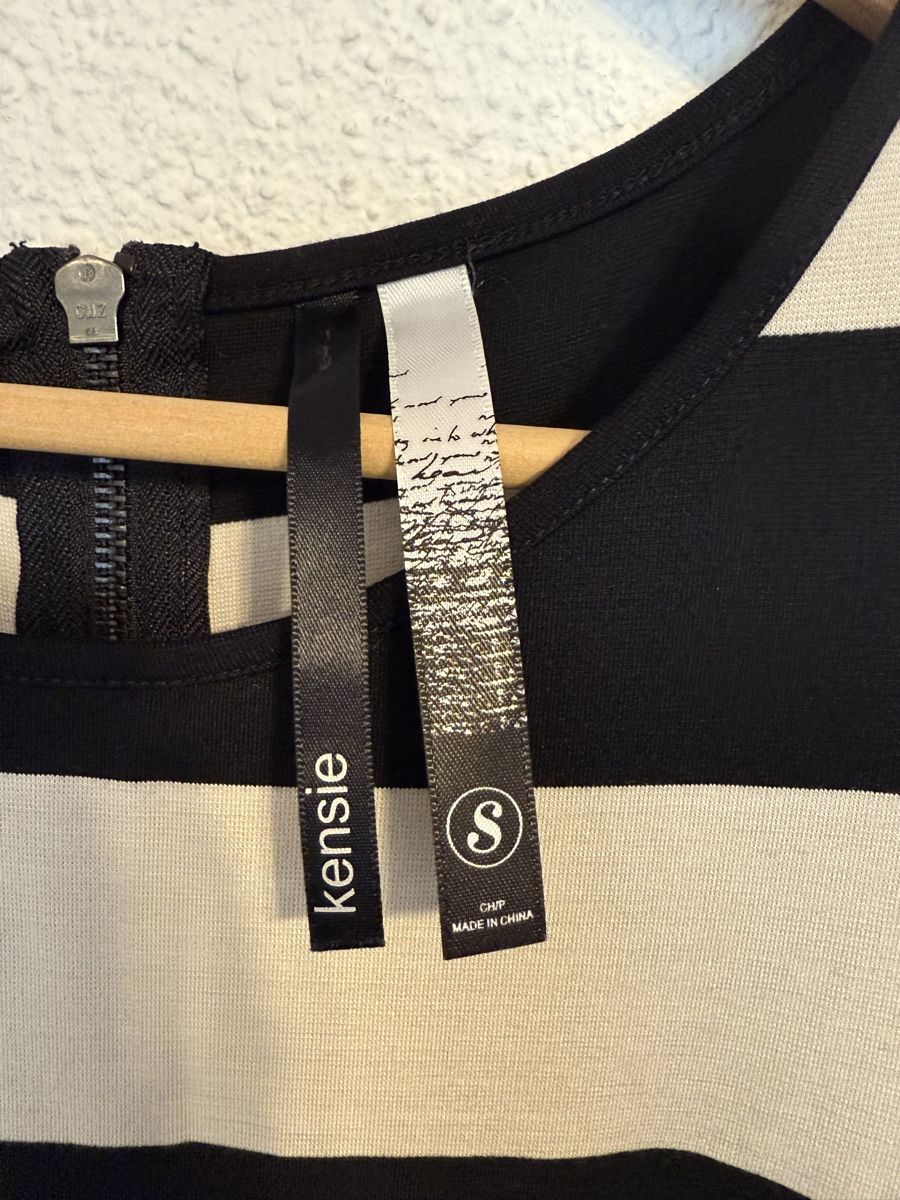 Vestiti: Neuwertiges, gestreiftes Kensie Kleid, S, Schwarz/Beige – Usato da Udligenswil venduto da mp9_f7jr 1