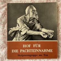 Hof für die Pachteinnahme. Skulpturengruppe aus Ton