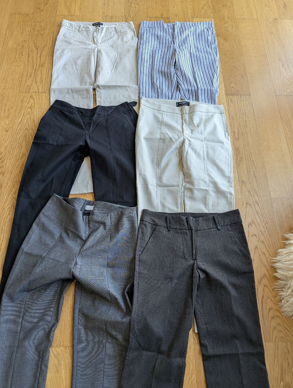 Pantaloni: Damen - Mädchen Hosen Grösse 36 – Usato da Wallisellen venduto da Taurusit