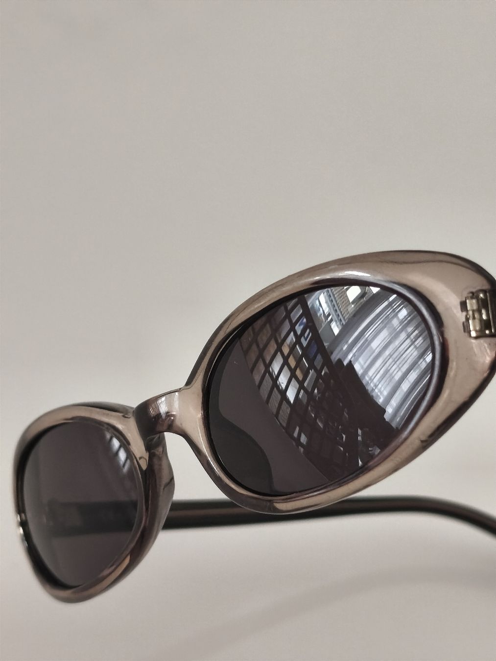 Guess Occhiali & Lenti: Guess Sonnenbrille Orginal – Usato da Basel venduto da Meda.moja