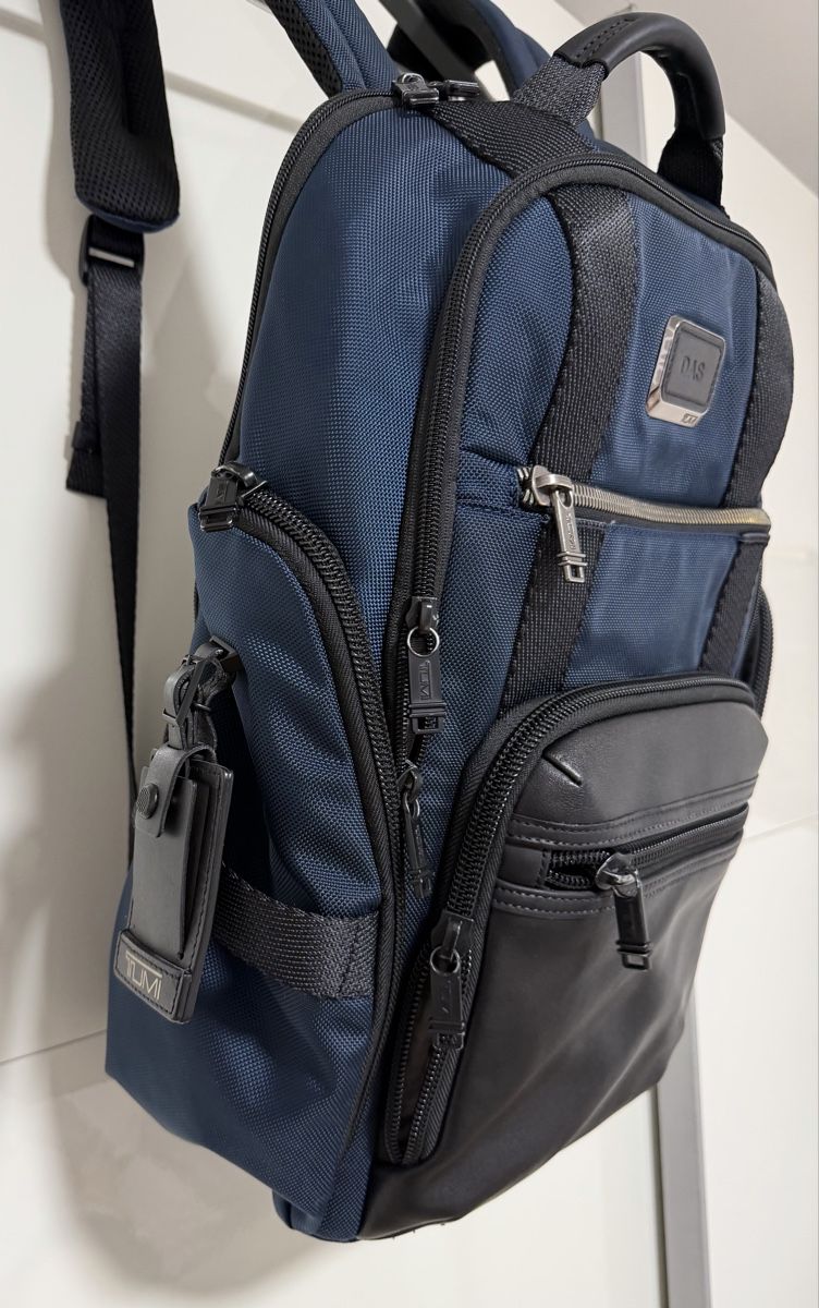 Tumi Rucksäcke: Rucksack Tumi blau Leder Details  – Gebraucht aus Niederbipp von yar_tf6f 2