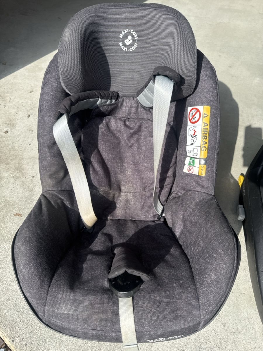 Maxi-Cosi Seggiolini per auto: Maxi-Cosi Babyschale mit Station, Isofix – Usato da Steinhausen venduto da GrosserTiger99 2