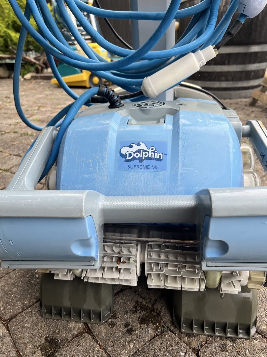 Dolphin Schwimmbad-Zubehör: Dolphin Supreme M5 Poolroboter – Gebraucht aus Aarau von and_8lr6