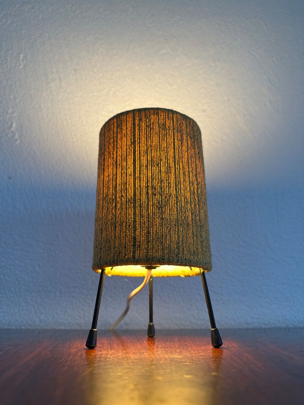 Lampade: kleine Vintage Tischlampe – Usato da Zürich venduto da frauflufelberg