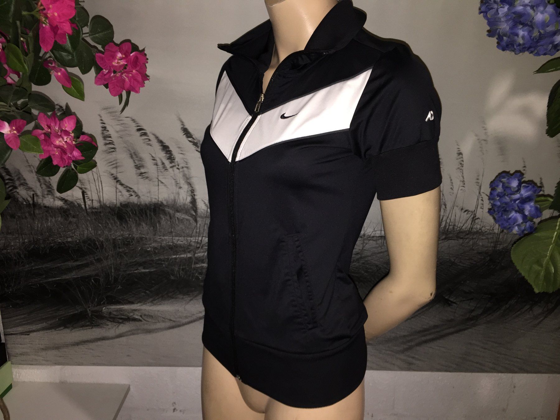 Nike Jacken: VESTE / Jacke NIKE  Taille / Grosse XS – Gebraucht aus Cossonay-ville von Super-Price-Quality 2