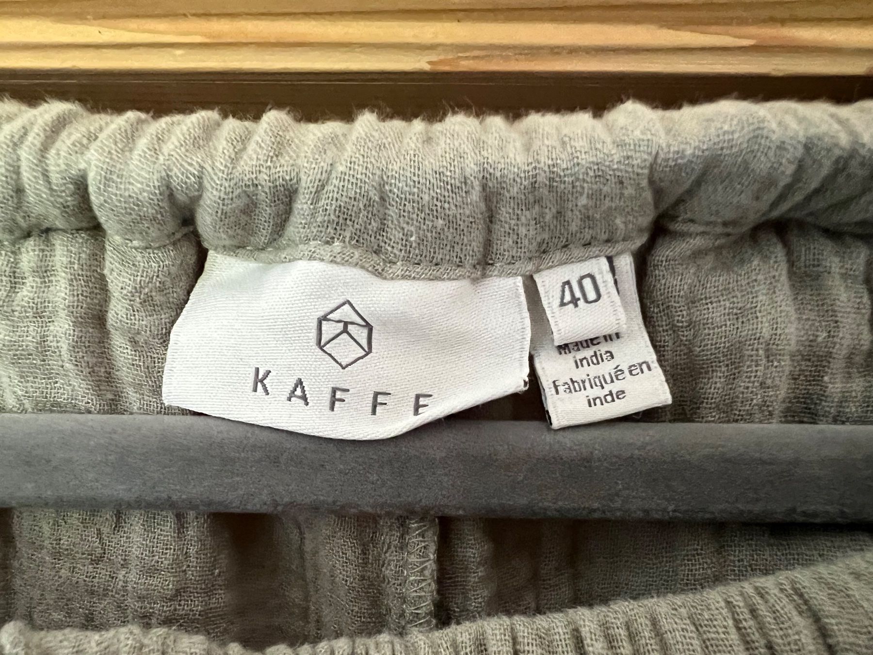 Kleiderpakete: Damen 2-teiler Set / Bluse mit Stoffhose – Gebraucht aus Birmensdorf ZH von Zielasco 4