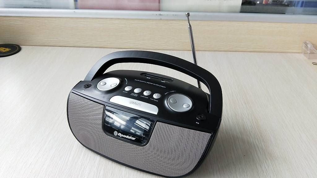 Radios: Radio FM con doppio allarme, USB SD – D'occasion à Sagno par cca_q6yr