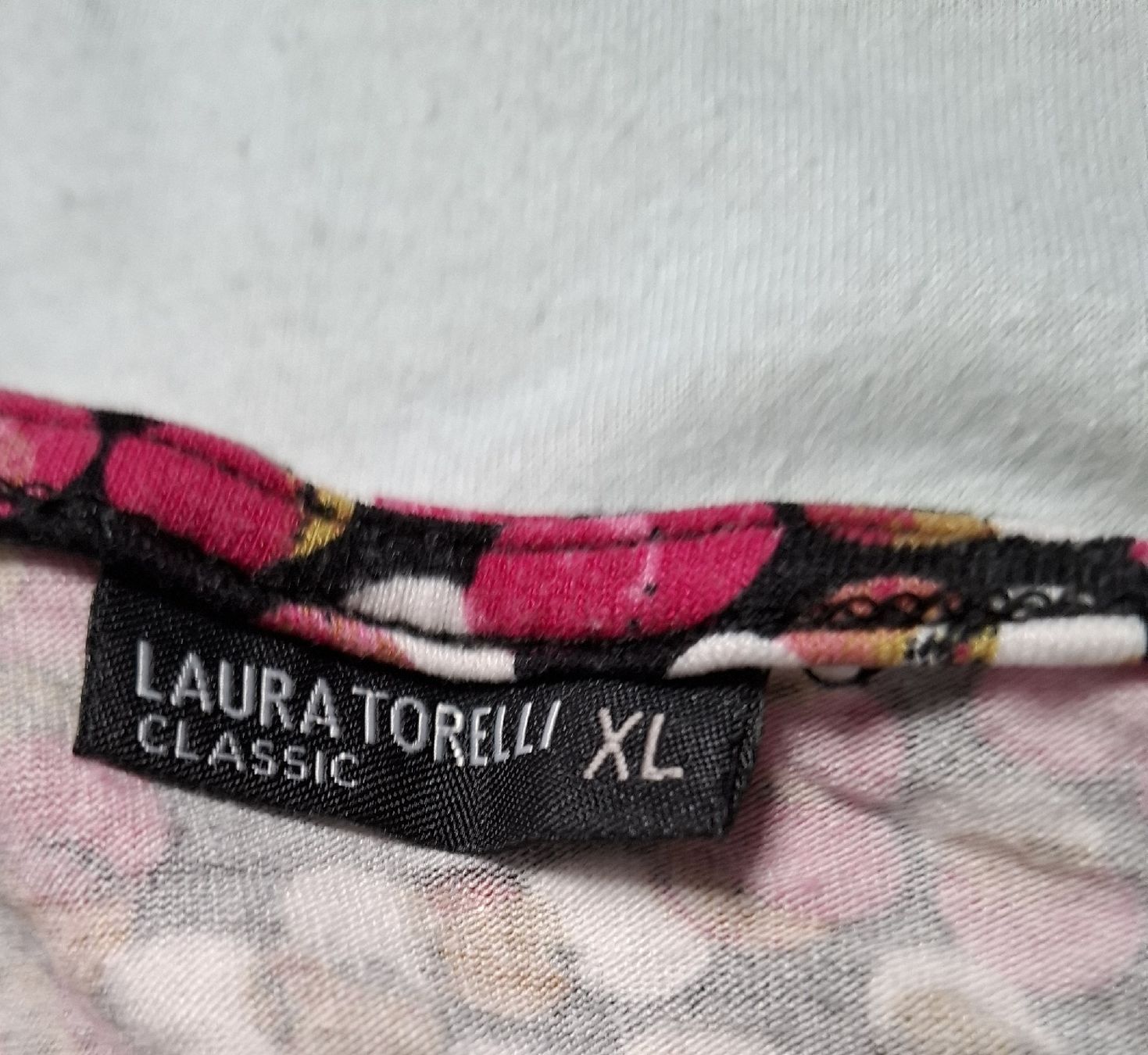 Camicette: Langarmshirt Gr. 44, himbeerrot gemustert – Usato da Urtenen-Schönbühl venduto da nerdgirl 1