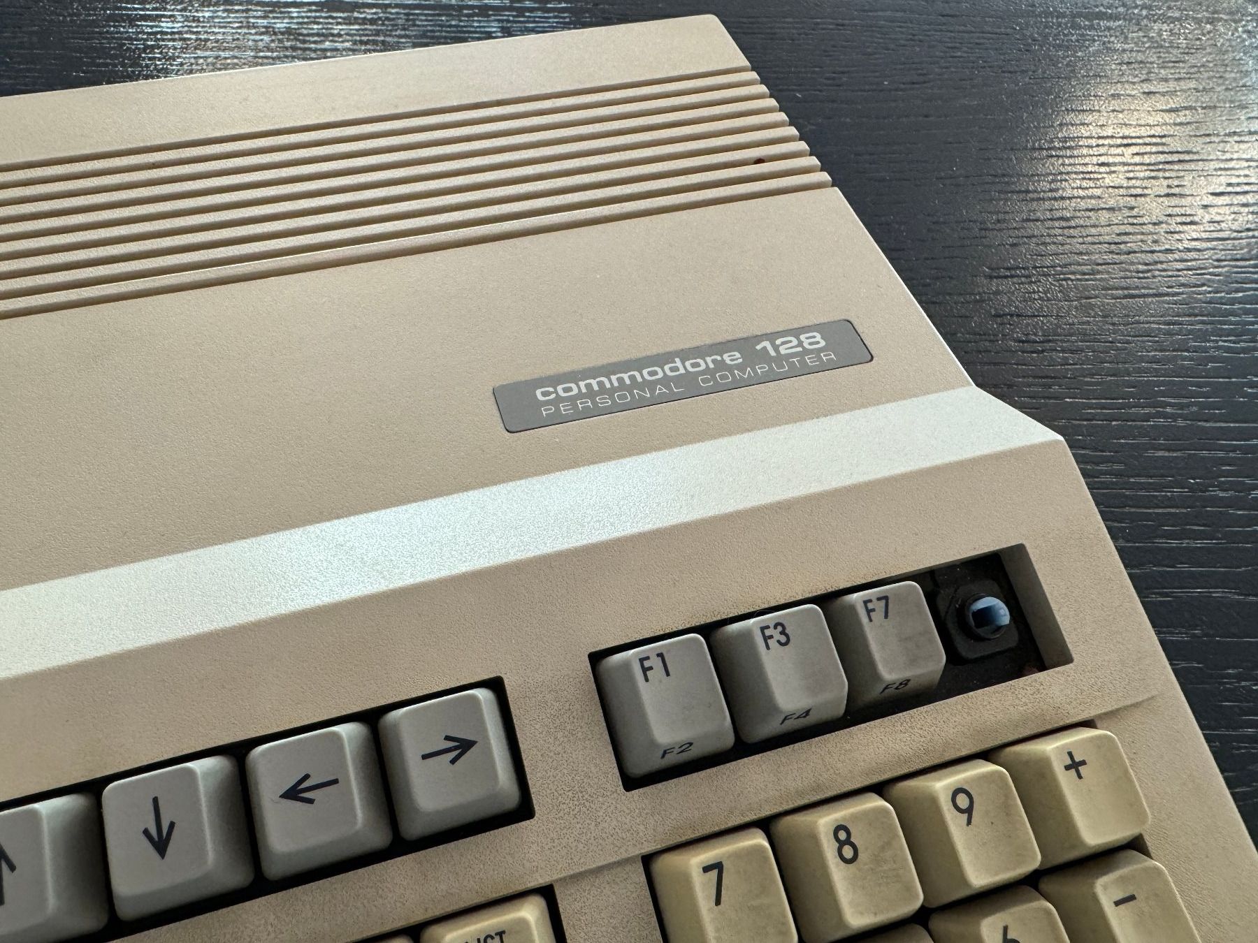 Commodore PCs: originaler Commodore 128 Computer -  Vintage - – Gebraucht aus Burgdorf von  3