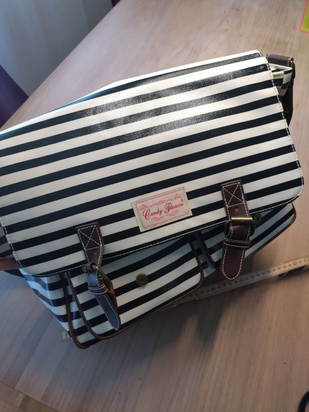 Candy Flowers Taschen für Damen: Robuste Handtasche aus Kunststoff – Gebraucht aus Sempach von Dachkatze