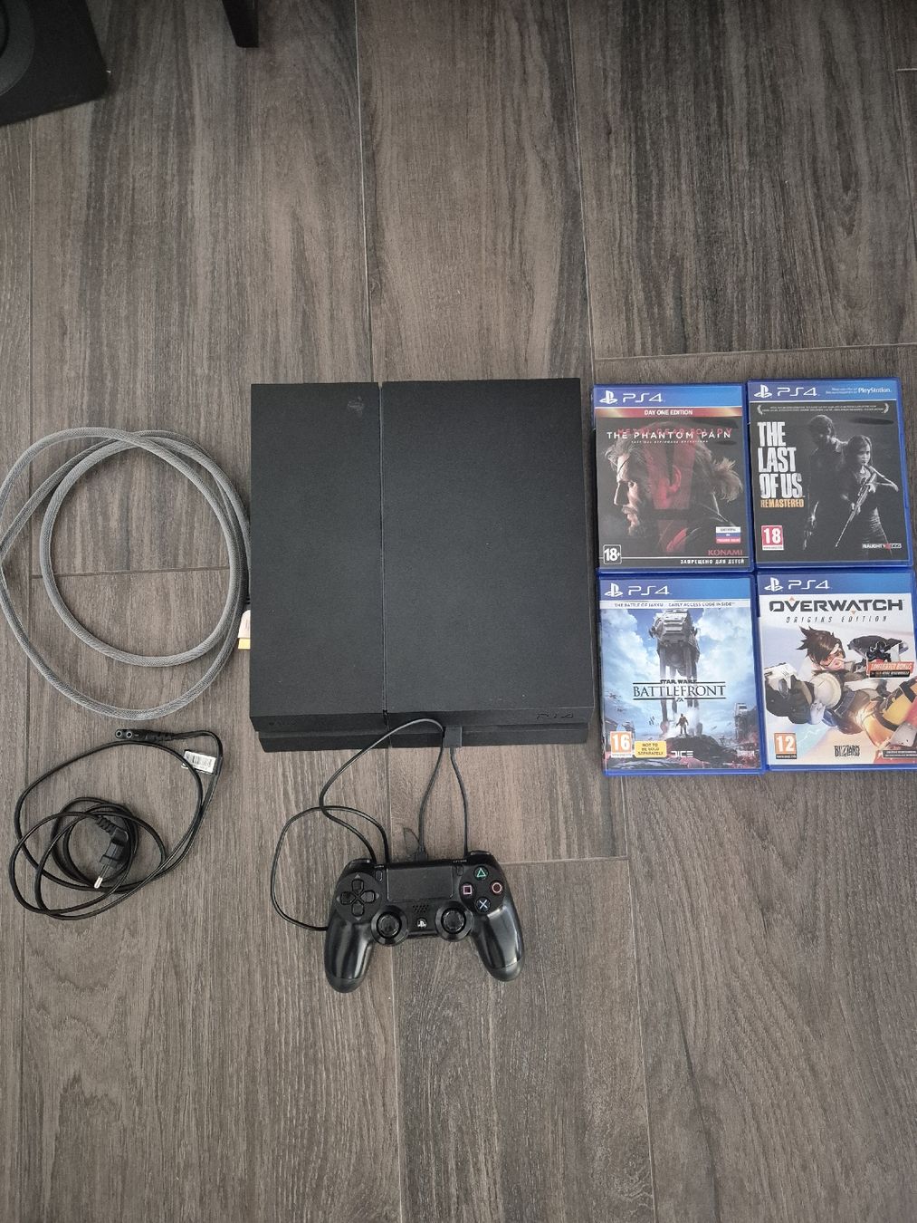 Sony Console: PS4 Bundle - occasion – Usato da Wünnewil venduto da Kev-G
