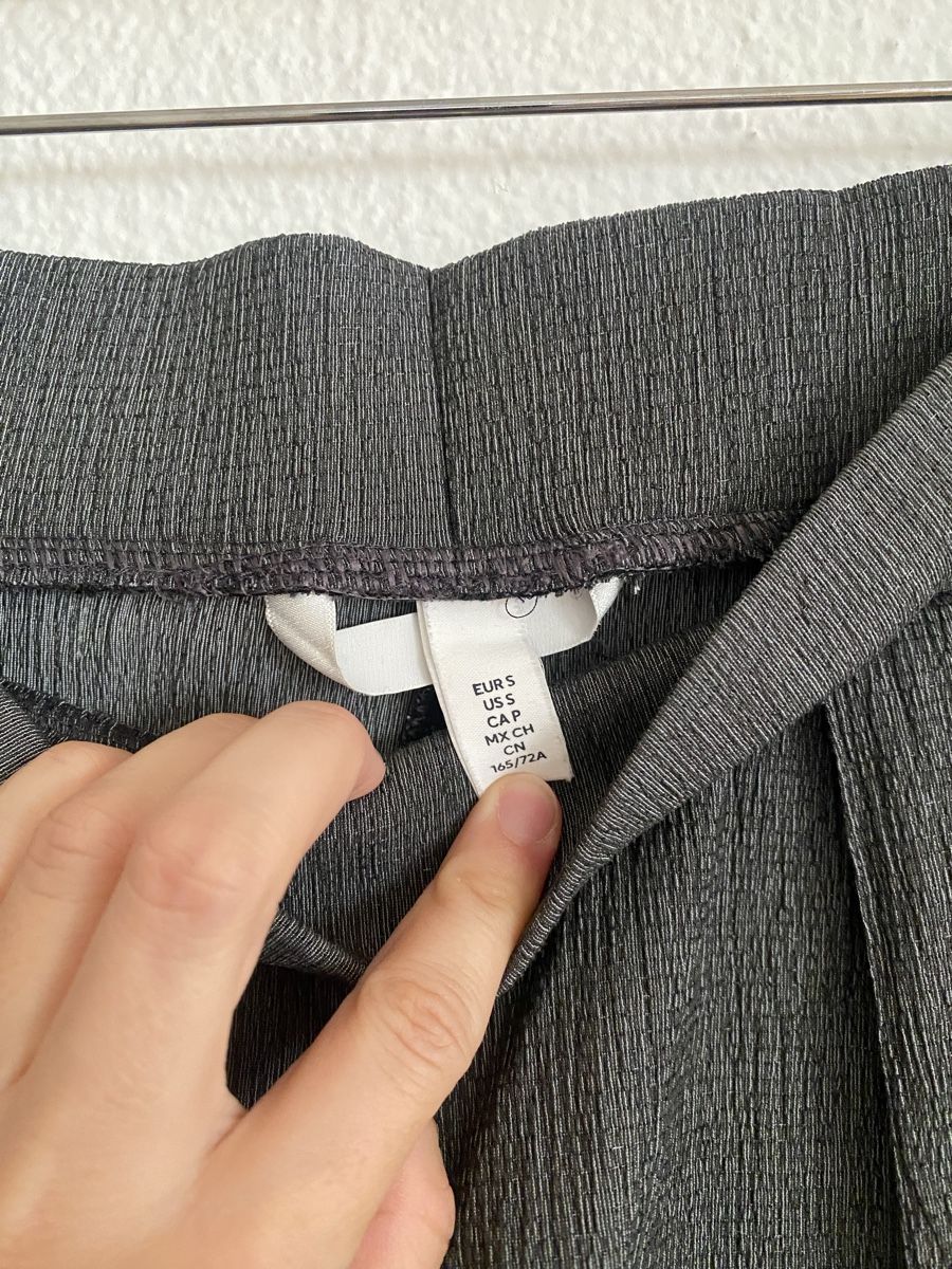 H&M Hosen: Grau melierte Stoffhose H&M – Gebraucht aus Luzern von champagnelaury 3