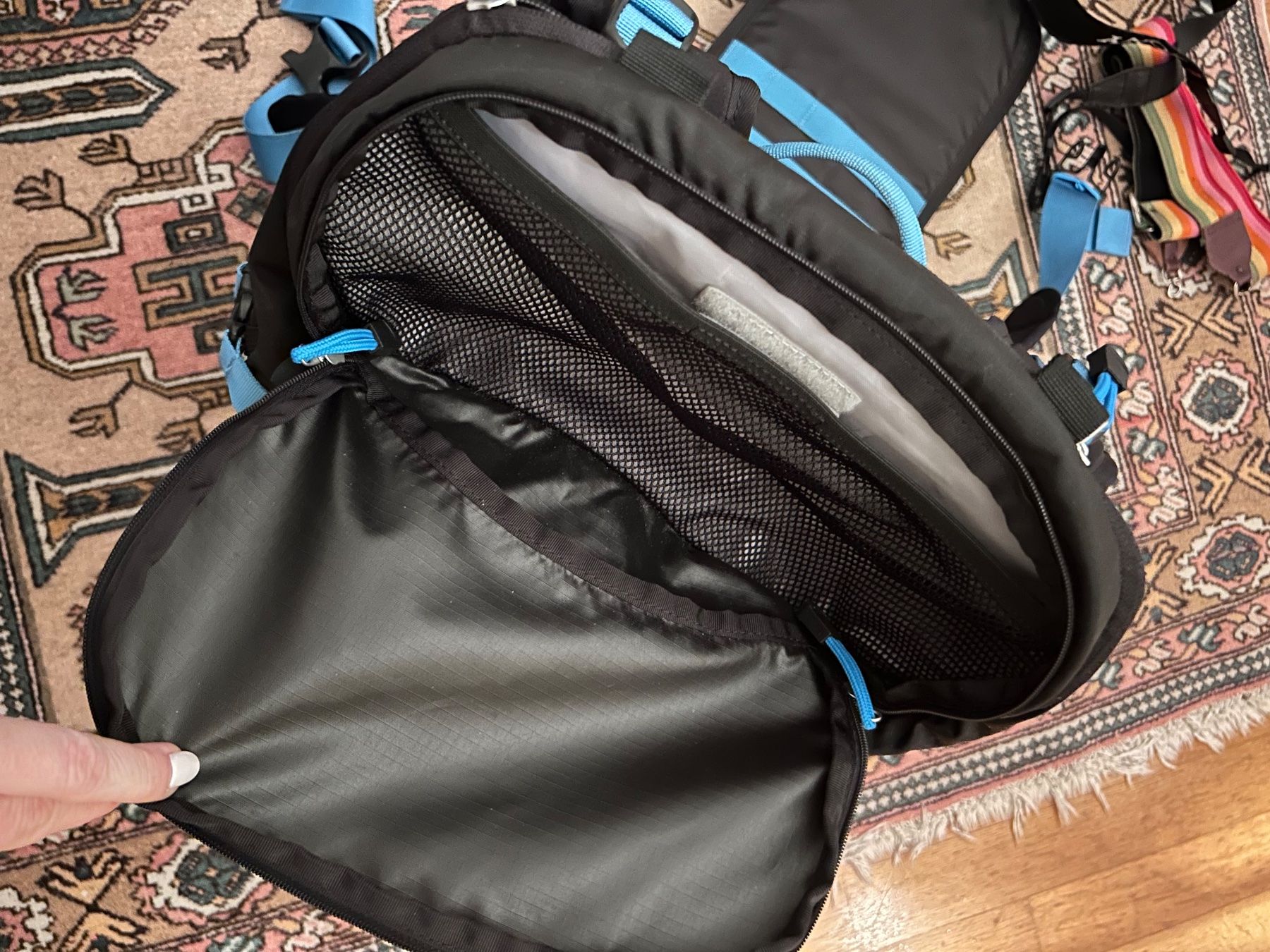 Zaini: F-Stop Loka UL 37L Camera Backpack (Black/Blue) – Usato da Wädenswil venduto da lucy-ethel 3
