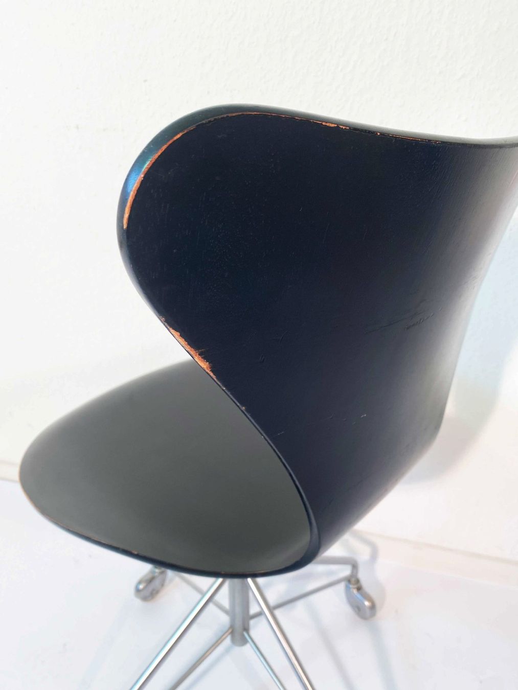 Fritz Hansen Chaises: Arne Jacobsen Model 3117 – D'occasion à Beringen par Kultgut 3