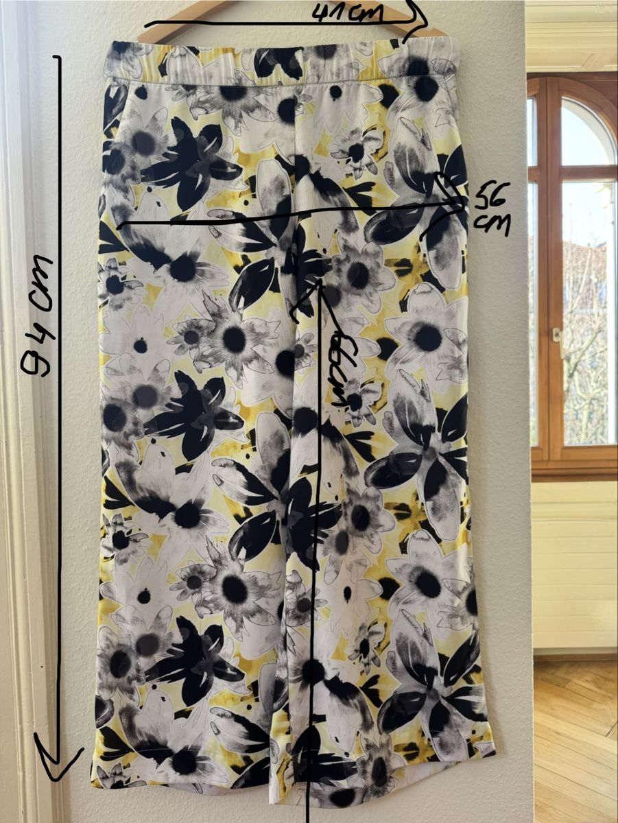 Monki Pantaloni: Monki Florale 7/8-Hose – Usato da Basel venduto da rut_5mx2 1