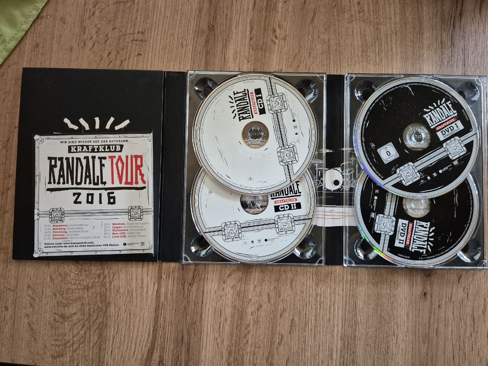 Tutti i DVDs: KRAFTKLUB - Randale Tour 2016 CD/DVD Special Edition – Nuovo (secondo la descrizione) da Berneck venduto da jst_nk6y 2