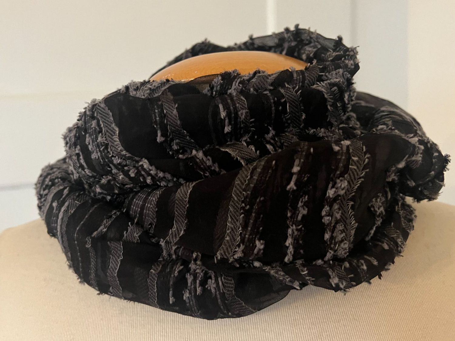 Colora Foulard & Sciarpe: Colora Schal, Schwarz/Grau, NEU – Nuovo (secondo la descrizione) da Worb venduto da farben20zauber 1