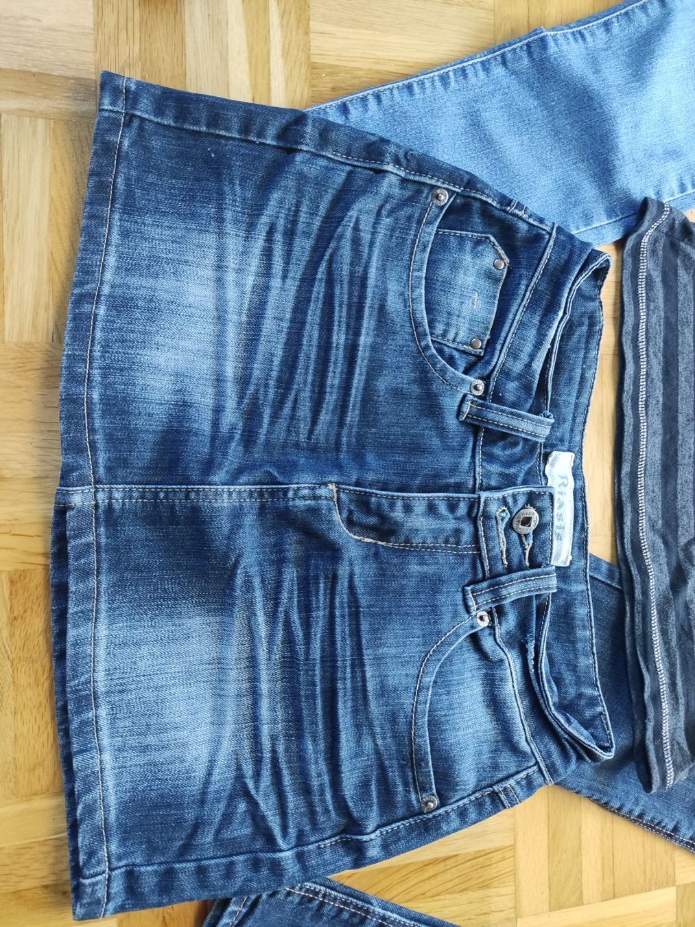 Lotti & Set di vestiti: Mädchen Sweatshirt und Bluejeans 152 – Usato da Kriens venduto da rinzmann 2