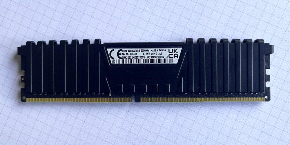Corsair Vengeance LPX, 32GB (2 x 16GB), 3200 MHz, DDR4-RAM