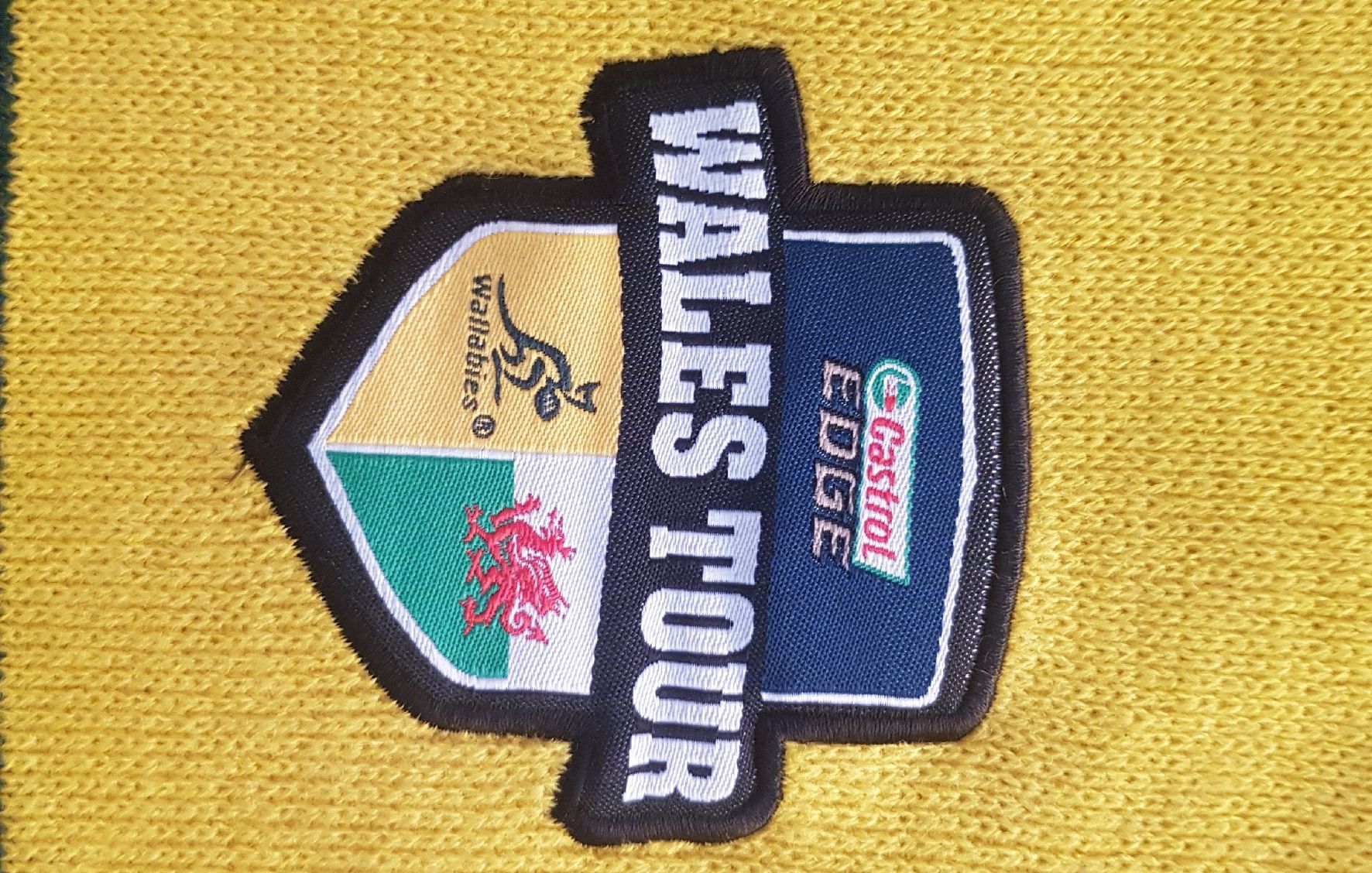 Foulard & Sciarpe: Qantas Wallabies Fanschal – Nuovo (secondo la descrizione) da Chur venduto da peters_pants 2