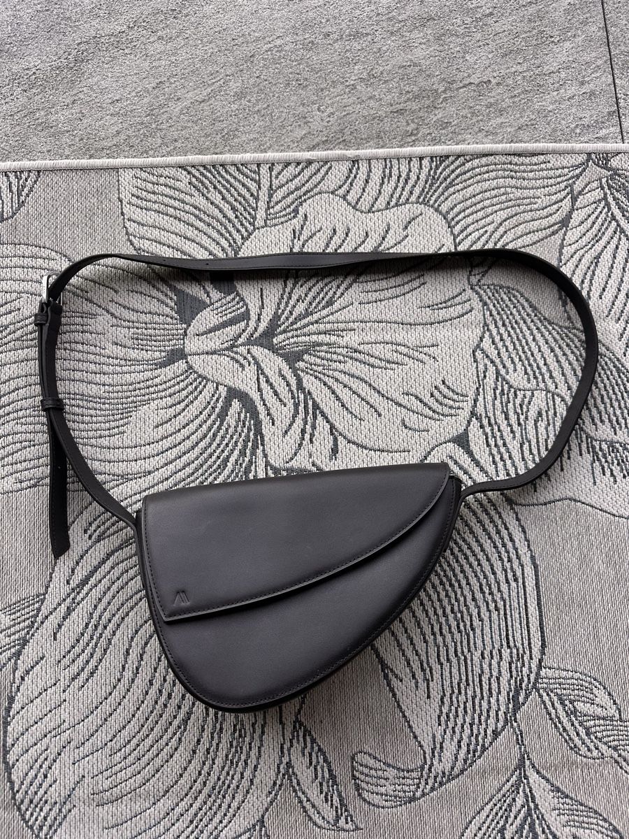 Taschen für Damen: Umhängetasche schwarz Leder KAAI – Neu (gemäss Beschreibung) aus Uettligen von fabi1000