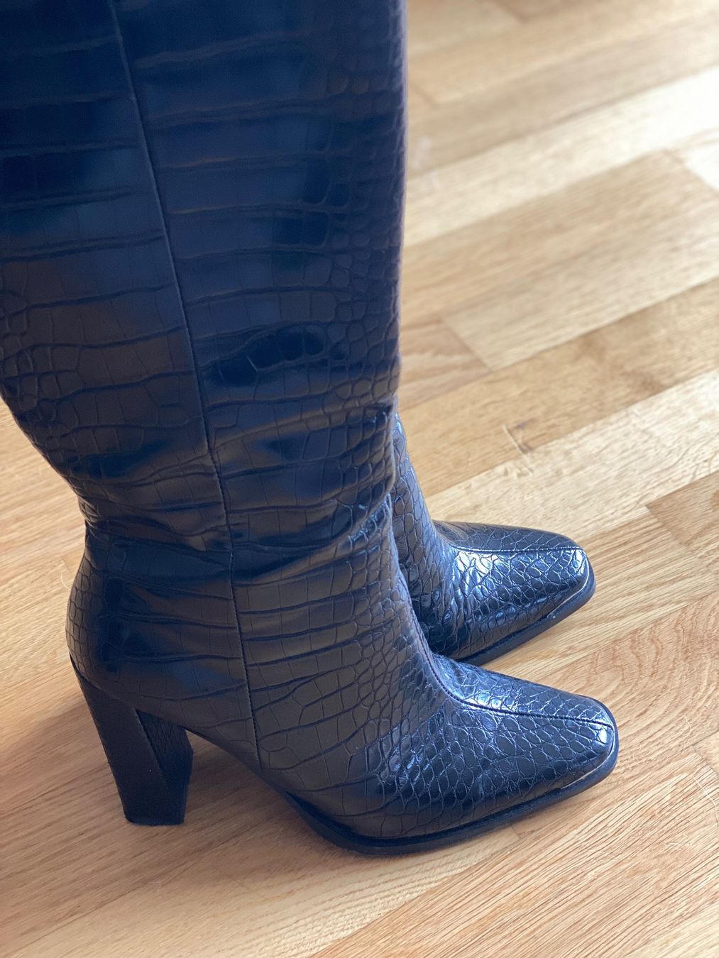 Chaussures femmes: Black Knee High Boots with Block Heel – D'occasion à Zürich par anuccis70 8