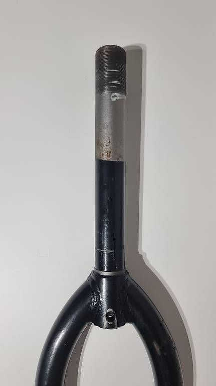 Ersatzteile: Vintage Steel Bicycle Front Fork - Black Finish – Gebraucht aus Grenchen von Joray_Preparation 1