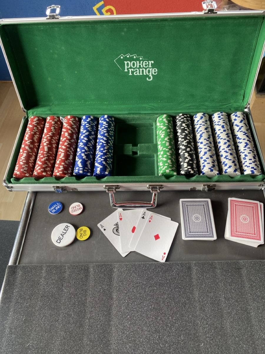 Giochi: Poker Range Set mit 500 Chips – Nuovo (secondo la descrizione) da Solothurn venduto da Bebbimich0