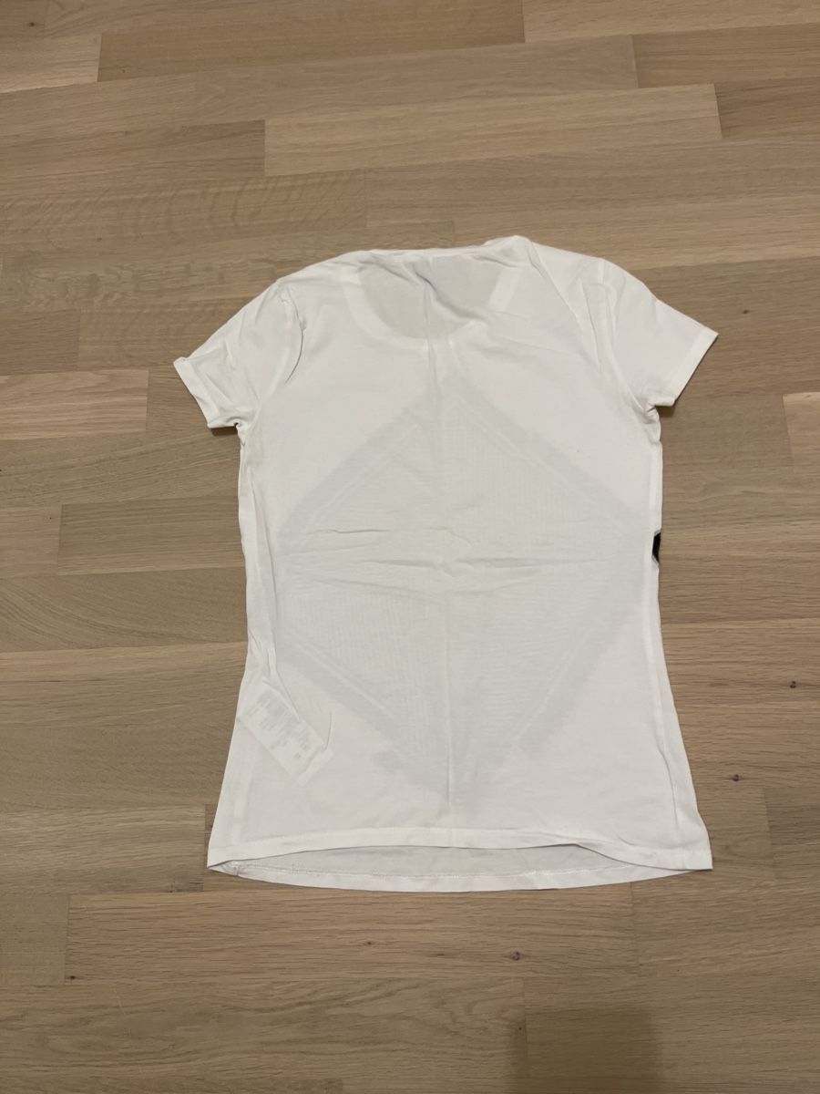 Armani T-Shirts: Armani Jeans T-Shirt Gr. S – Gebraucht aus Aesch BL von san_trv5 2