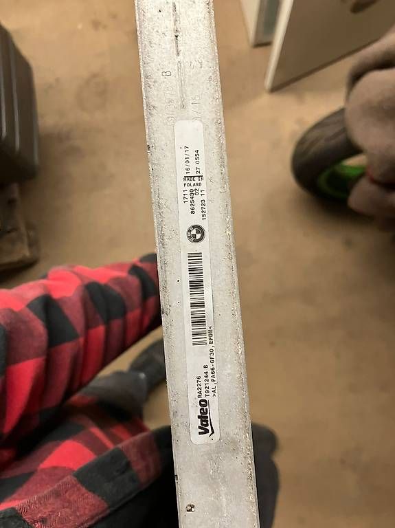 BMW Tutti pezzi di ricambio auto: Ladeluftkühler BMW M140 – Usato da Montlingen venduto da Chicco5 2