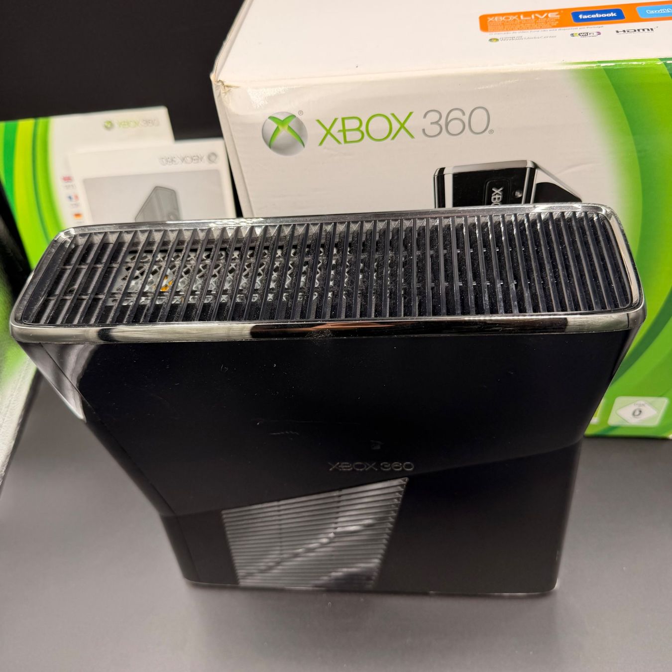 Microsoft Konsolen: Microsoft Xbox 360 Slim 250GB OVP – Gebraucht aus Düdingen von Nerdworld 8