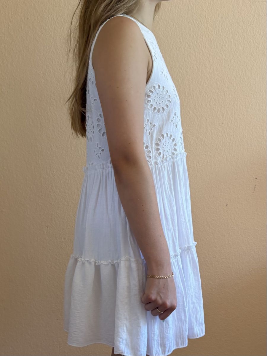 Robes: WHITE SLEEVELESS DRESS – Neuf (Voir description) à Puplinge par yav_9r9f 1