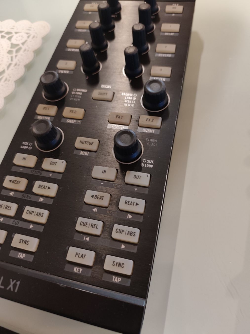 Traktor Console di mixaggio: Traktor Kontrol X1 DJ Controller - Excellent Condition! – Nuovo (secondo la descrizione) da Basel venduto da Soid79 1