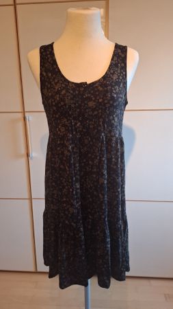 Bonia Parte Kleid, Blumenmuster, Grösse S Top Zustand!