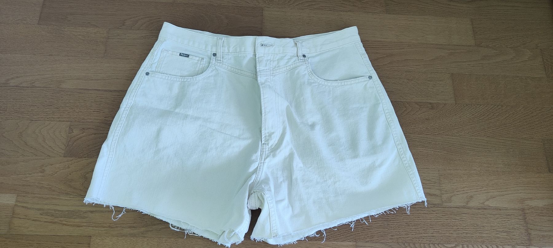 Lotti di vestiti: Five Top condition shorts, size 44 – Nuovo (secondo la descrizione) da Oberbuchsiten venduto da DianaLup 5