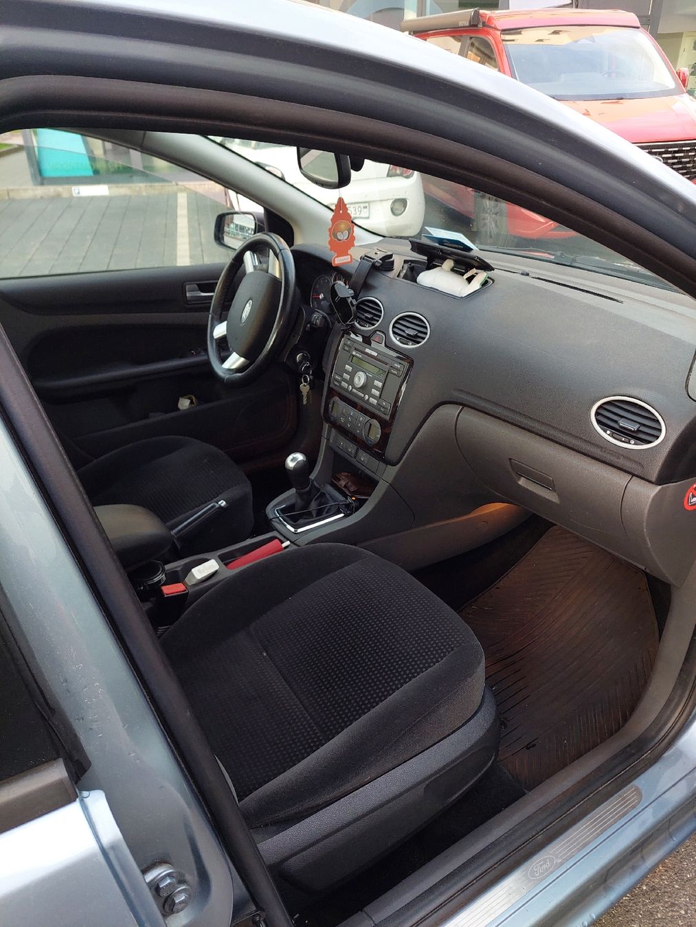 Ford Autos: Focus Sedan 2.0 98.000km – Defekt aus La Roche FR von dha_jm5b 4