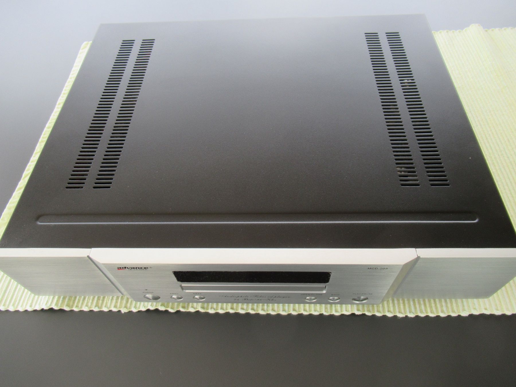 Systèmes audio & multimédias: Advance Acoustic MCD 203 CD-Player Front Silber – Neuf avec emballage d'origine à Obergösgen par cairn 1