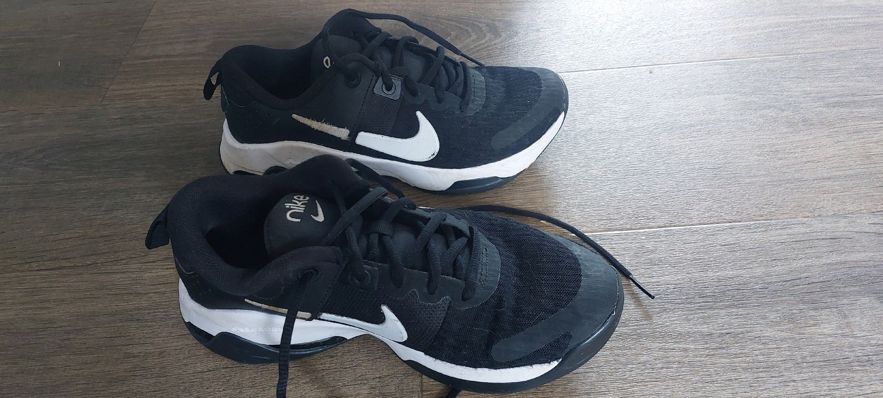 Nike Scarpe da uomo: Nike Turnschuhe Grösse 38 – Usato da Rickenbach BL venduto da chirsibaum