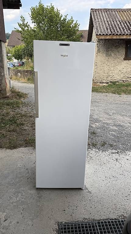 Whirlpool Congélateurs: Gefrierschrank Whirlpool NoFrost – D'occasion à Künten par buli76 2