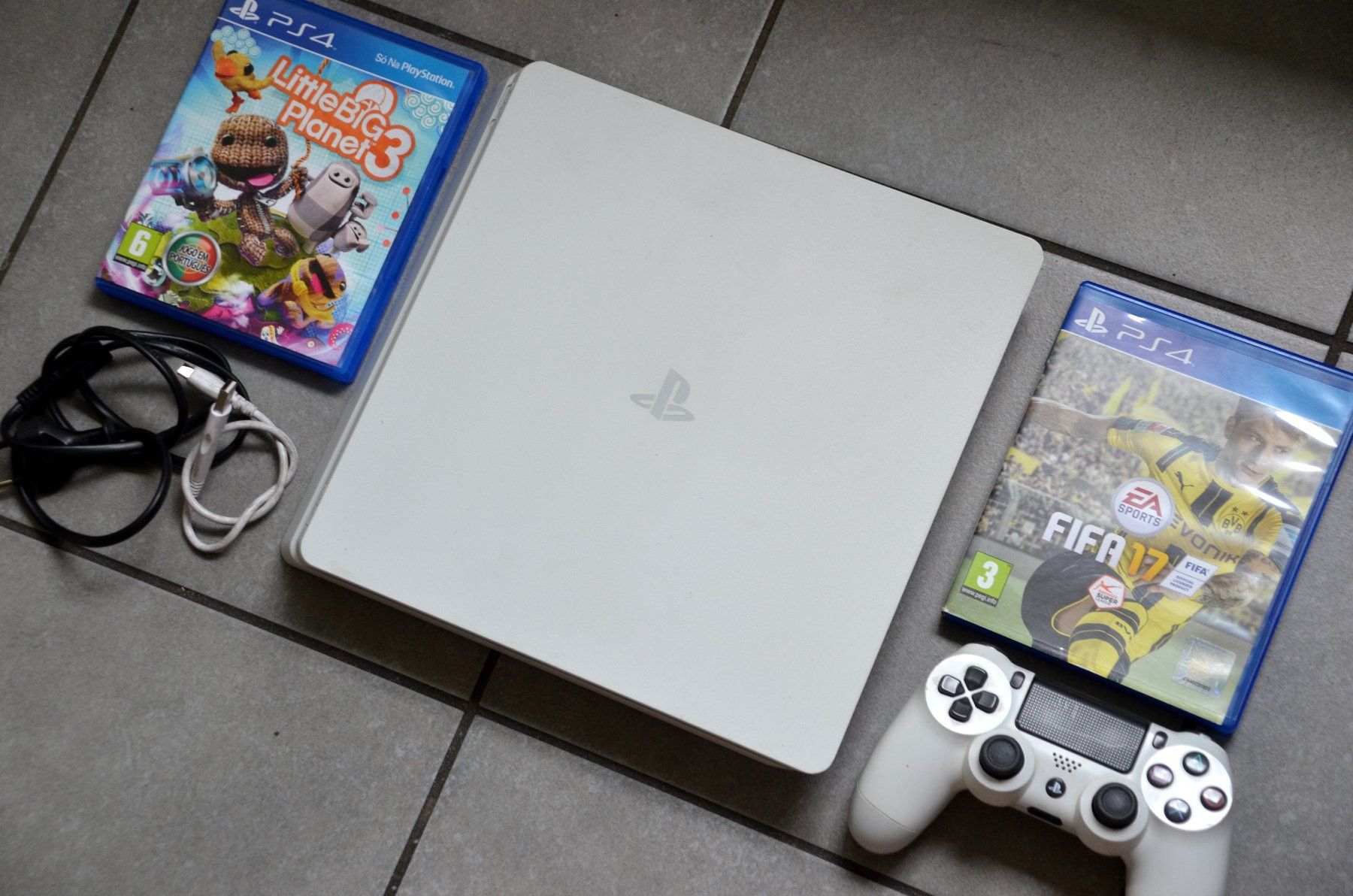 Sony Console: Playstation 4 / PS4 Slim – Usato da Collonges venduto da arashee 2