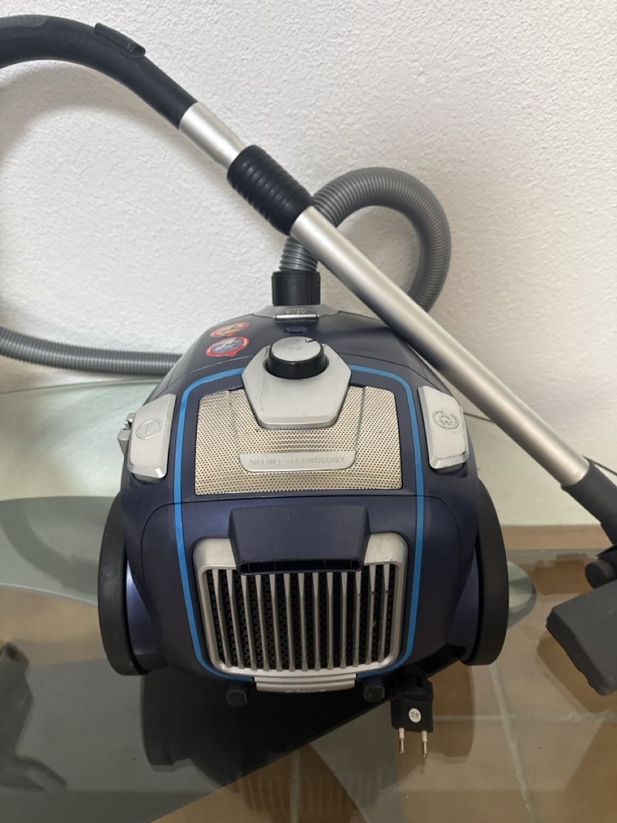 Aspirapolveri & Accessori: Aspirateur Minito  – Usato da Soyhières venduto da Jura22 1