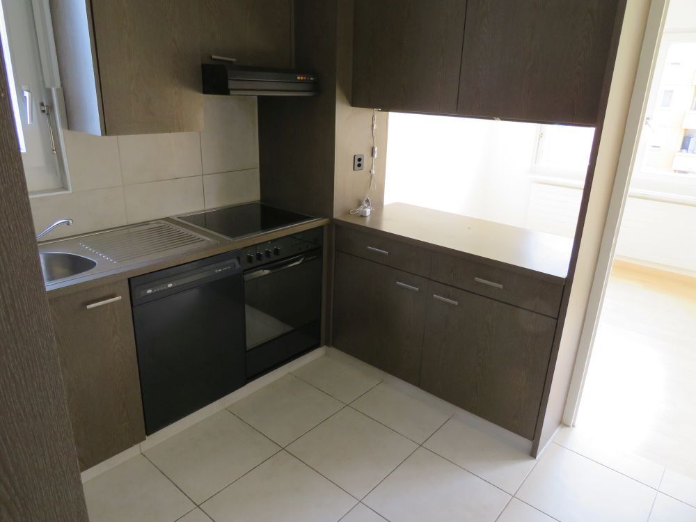 V-Zug Cucine complete: Komplette Küche ab Fr. 1.- – Usato da Horgen venduto da Kravatte 1