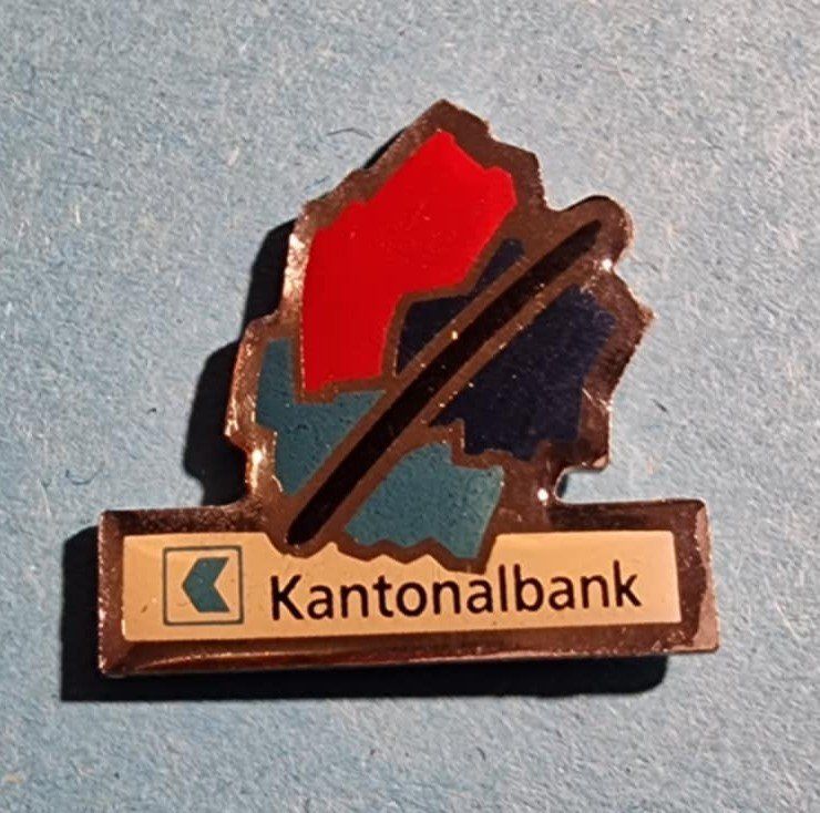Placchette & Badge: Pin Zürcher Kantonalbank – Usato da Härkingen venduto da specialshapes