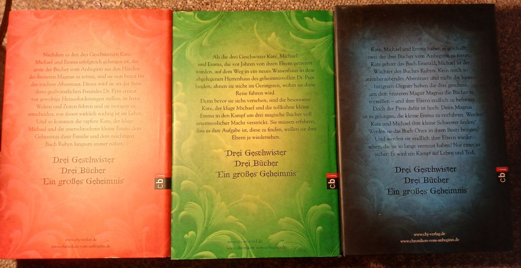 Libri: Die Chroniken vom Anbeginn Trilogie – Nuovo (secondo la descrizione) da Oberrieden venduto da sib_nkf6 2