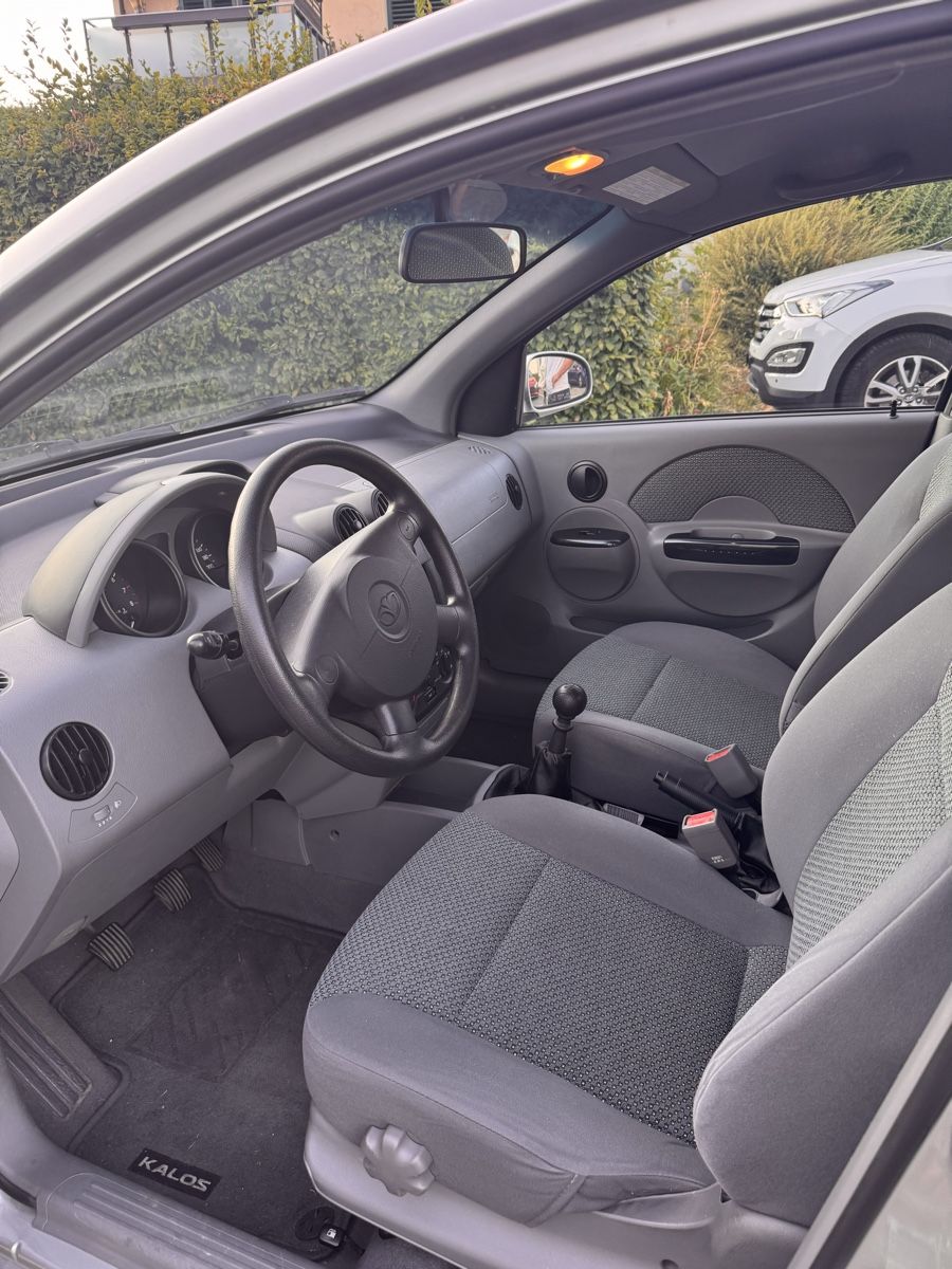 Daewoo Autos: Daewoo Kalos 1.4 hellgrau 59‘508Km – D'occasion à Hombrechtikon par UHR-Macher 7